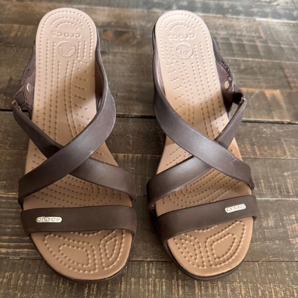 Crocs Womens Size 10 Cyprus IV Heeled Sandals Brown Slip On Strappy 4” 14558 EUC - Picture 2 of 13